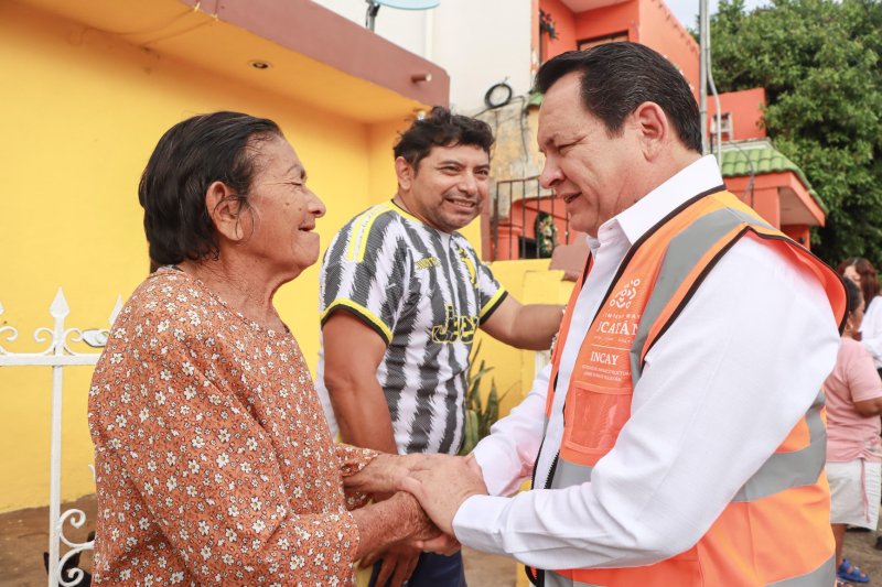 El Gobernador Joaquín Díaz Mena supervisa avances del programa “Bacheo de calles para el Bienestar de Mérida”