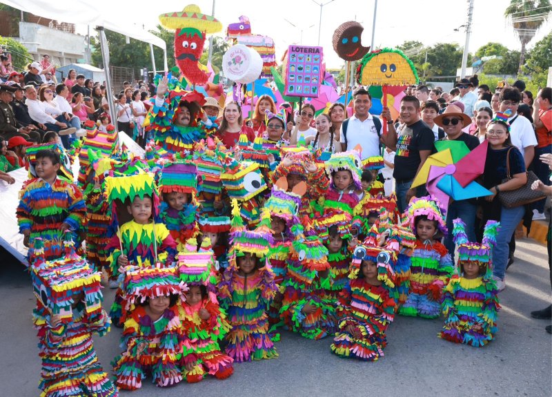 Gobierno de Isla Mujeres realiza con éxito desfile cívico–deportivo del 20 de Noviembre en Ciudad Mujeres