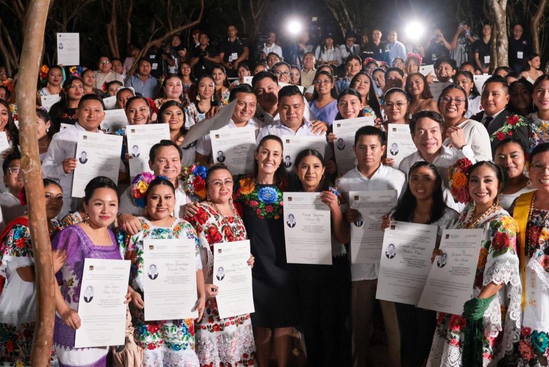 ENTREGA PRESIDENTA CLAUDIA SHEINBAUM TÍTULOS PROFESIONALES A 117 DOCENTES GRADUADOS DE LAS UNIVERSIDADES “BENITO JUÁREZ”