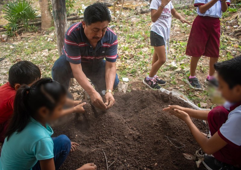 INMAYA imparte el programa “Implementación de Huertos Escolares y Elaboración de Compostas” en escuelas primarias de comunidades indígenas