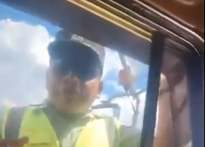 Prepotencia de la Guardia Nacional en las carreteras de Q, Roo. agreden con llave de cruz a trasportista.