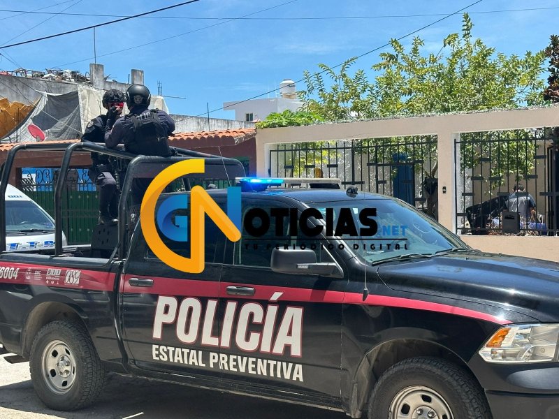 Dos Personas y combustibles terminaron siendo aseguradas durante el operativo de la policía estatal, en las inmediaciones de la Donceles de 28