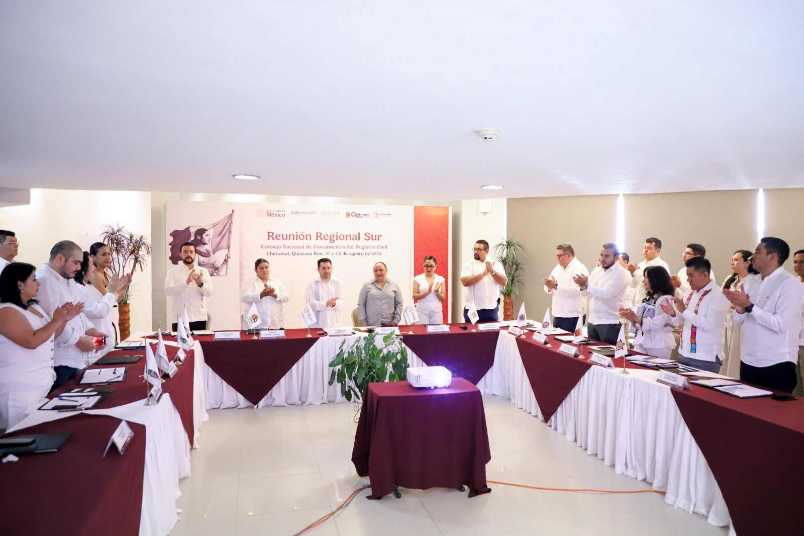 Inaugura Cristina Torres Gómez Reunión Regional Sur del Consejo Nacional de Funcionarios del Registro Civil