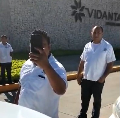 ¡¡Otra más!! taxistas agreden y “fichan” a chofer de transporte privado en la Riviera Maya