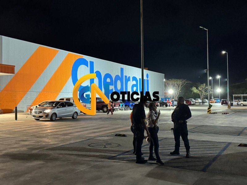 Pareja intenta llevarse más de mil pesos en carne sin pagar