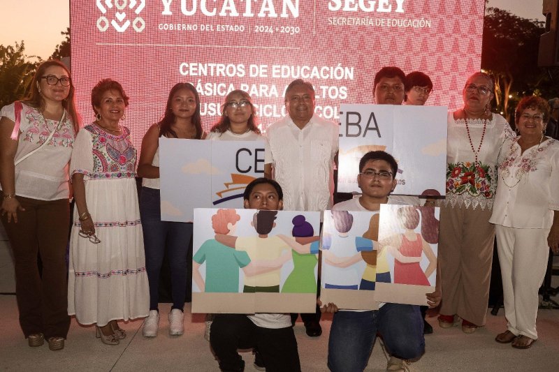 Personas adultas concluyen estudios de Primaria y Secundaria