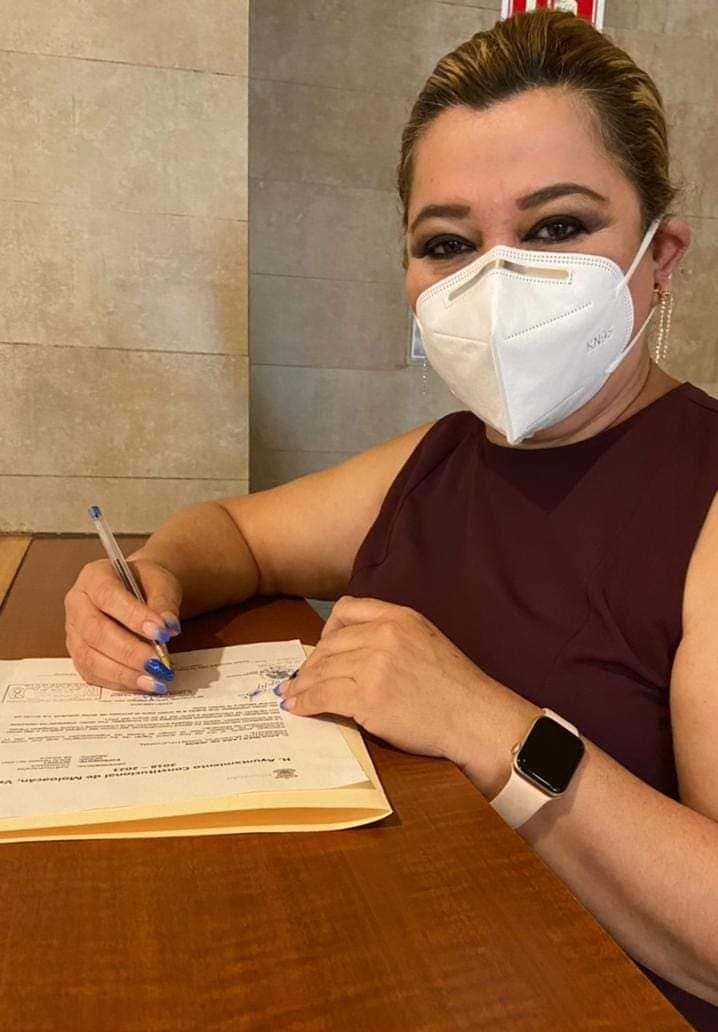Presenta renuncia Lenis Domínguez