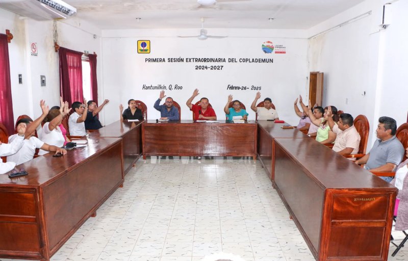 Preside Nivardo Mena sesión para la presentación y entrega del Coplademun 2024-2027.