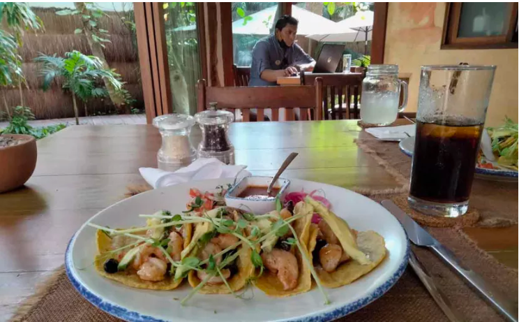Prevén restaurantes incremento en ventas durante el megapuente por el Día de Muertos