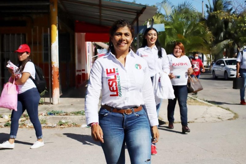 PROPONE LESLIE HENDRICKS RUBIO TRES DEBATES PÚBLICOS, Y PRESENCIALES