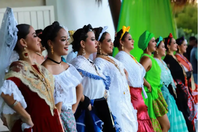 REACTIVA AYUNTAMIENTO DE BENITO JUAREZ “VEN Y VIVE ALVARADO EN CANCÚN”