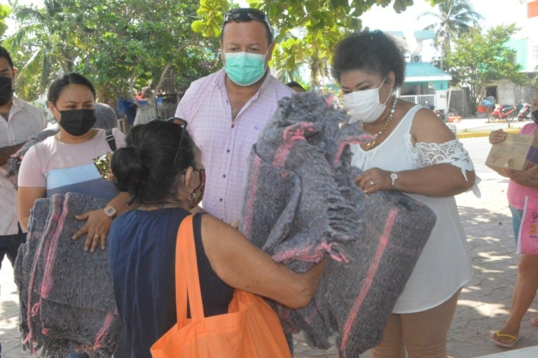 Realizan brigada de asistencia social en Isla Mujeres