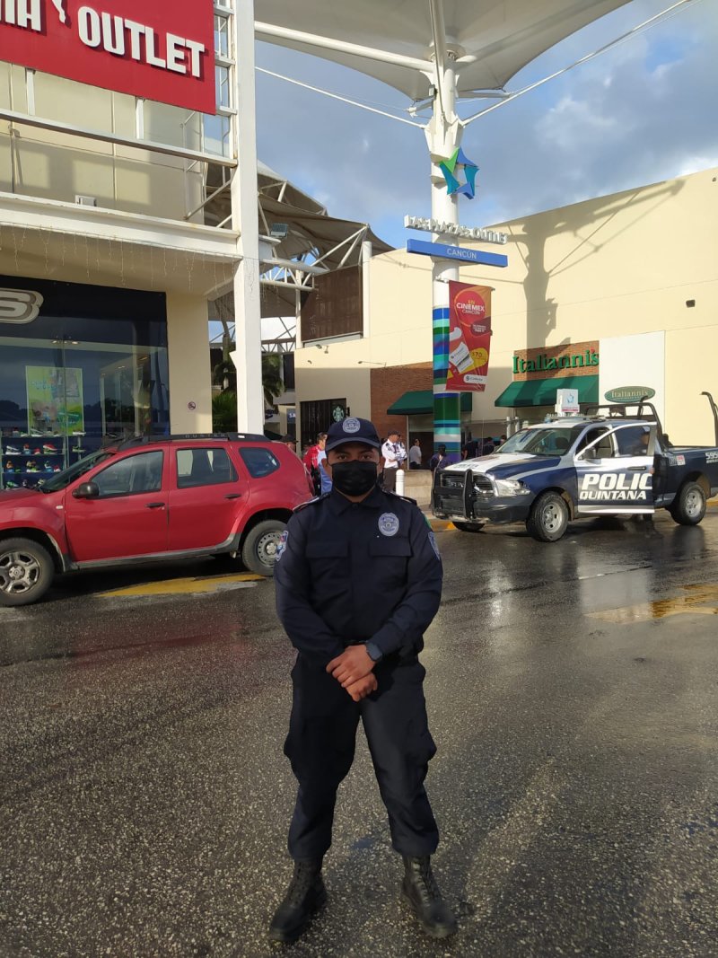 Refuerzan la vigilancia policiaca en Cancún con motivo del Buen Fin