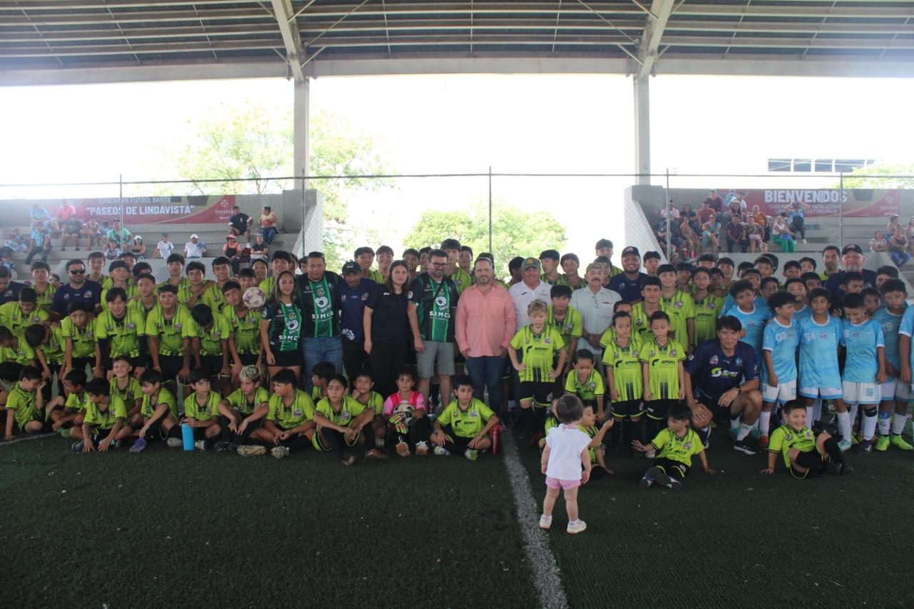 Rehabilitan cancha de futbol rápido del parque lineal Los Paseos