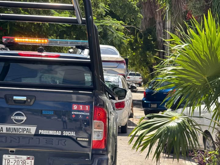 Detienen conductor de Aveo tras cuerpo abandonado en Cancún