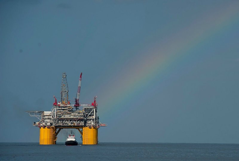 El huracán Isaias provoca cierre del 25% de la producción petrolera en el Golfo de México